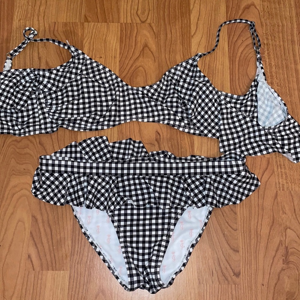 Women’s swim